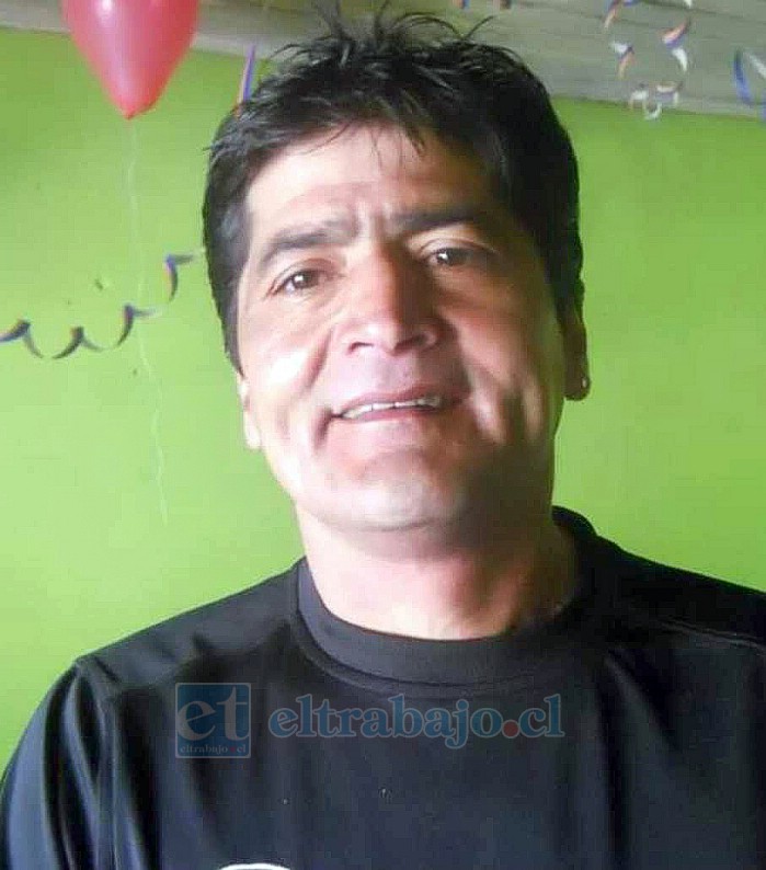 José Toledo Hevia, jugador de fútbol amateur a quien le diagnosticaron artrosis avanzada en su cadera derecha.