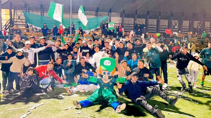 Jugadores e hinchas festejan el nuevo cetro del Ulises Vera en la Afava.