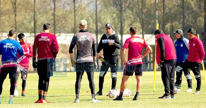 El cuerpo técnico estará al frente del plantel por los próximos tres partidos.