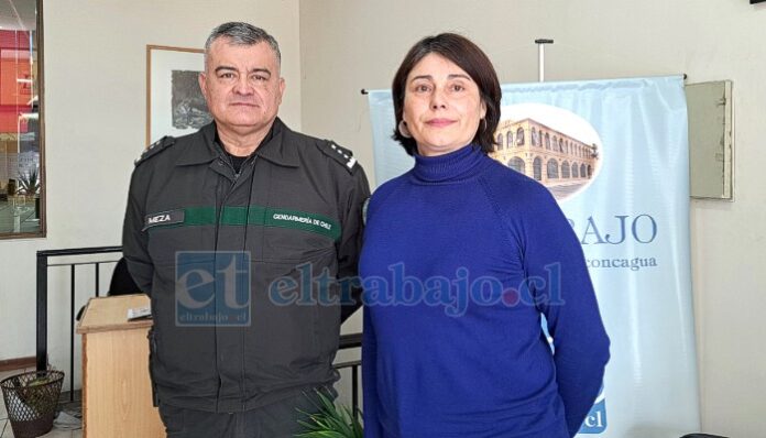 Vanessa Castro García, trabajadora social y coordinadora territorial de la pena de Prestación de Servicios en Beneficio de la Comunidad del sistema abierto de Gendarmería, y el coronel José Luis Meza, director regional de Gendarmería.