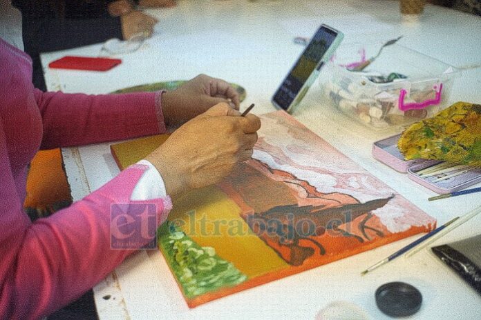 Ciem grabado Algunas clases abiertas tienen límite de edad debido a los materiales ocupados. Por ejemplo, en Dibujo y Grabado sólo son mayores de 14 años de edad.