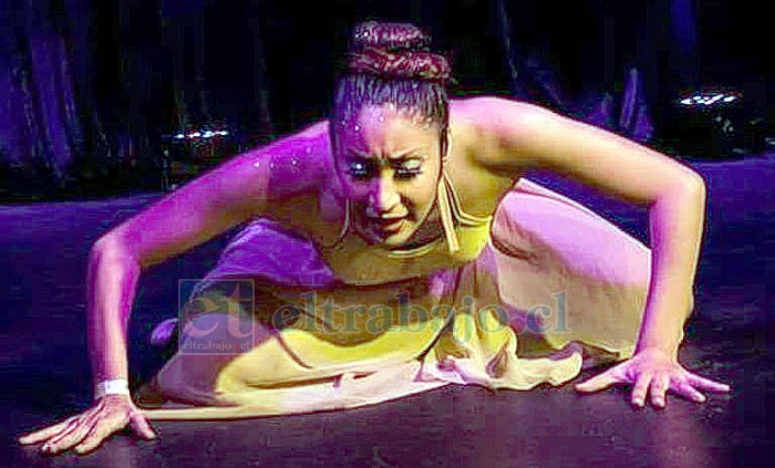 Melany Venegas Montalva o Mely Star participando en la competición de 2015 en la que ganó el lugar de mejor bailarina.