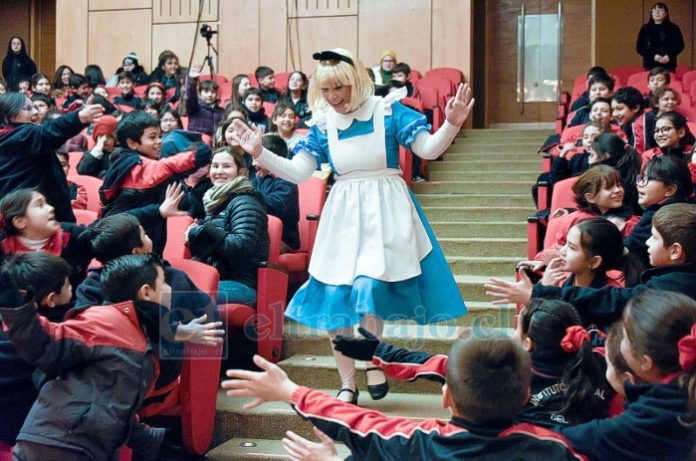 En sus presentaciones rompen la ‘cuarta pared’, logrando que los niños interactúen con los personajes.