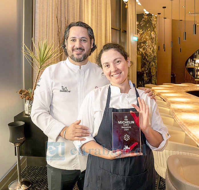 Ellos son los dueños del restaurante ‘Araya’ ubicado en Singapur: Francisco Araya y Fernanda Guerrero.