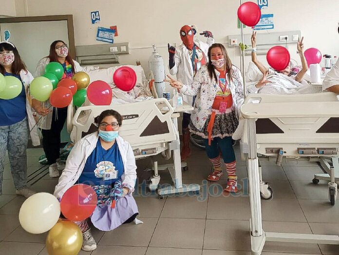 La organización cuenta con 35 participantes activos que visitan y alegran los días de niños con cáncer y discapacidades especiales.