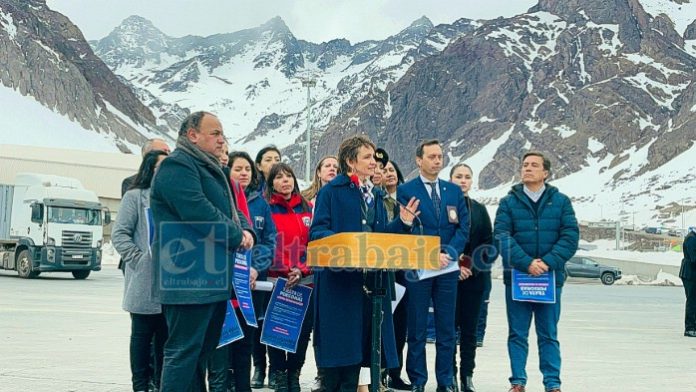 La vicepresidenta de nuestro país, Carolina Tohá, estuvo presente en el Complejo Fronterizo Los Libertadores, en Los Andes.