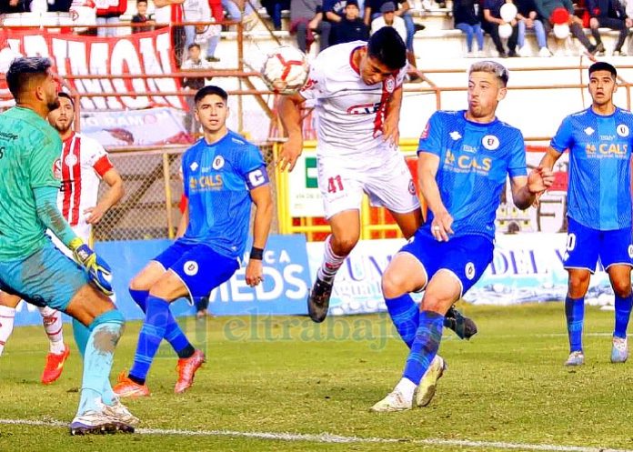 Unión San Felipe deberá ganar este domingo para dar otro paso adelante en su objetivo de no caer a la Segunda División