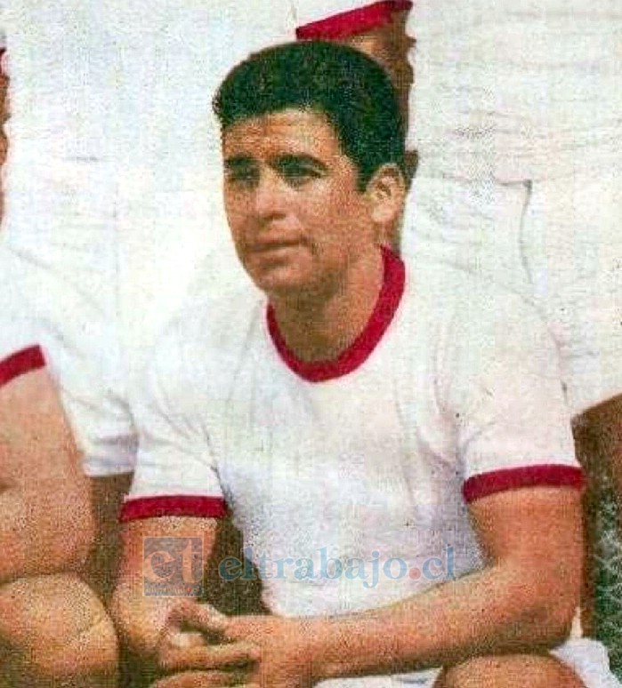 Foto en la revista Estadio, cuando era futbolista del Uní Uní.