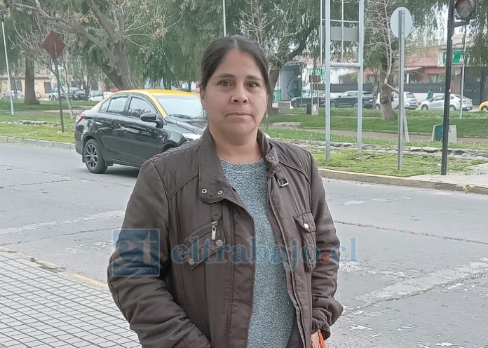 Eliana Alejandra Acevedo Cataldo, asistente de párvulos del Liceo Bicentenario Cordillera que denuncia públicamente acoso laboral.