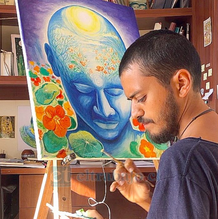 Escobar 1 En la foto, Rodrigo Escobar Cancino, también conocido como ‘REC Arte’, creando sus obras, las cuales la comunidad puede ver en ‘Chiks Art’ de lunes a sábado hasta mediados de octubre.
