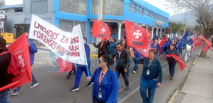 Funcionarios de Unidades Forenses marchan por San Felipe.