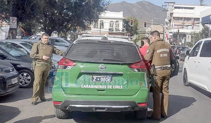 Un sujeto fue detenido en pleno centro de San Felipe acusado de agredir a una mujer.