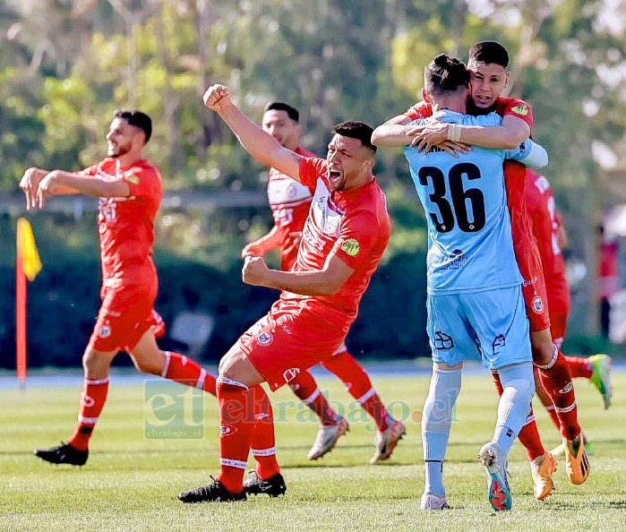 Los jugadores sanfelipeños festejan el triunfo sobre Santiago Morning. (Foto Gentileza Andrea Faúndez)