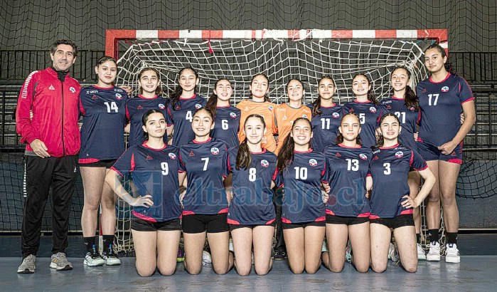 Josefa junto a su equipo de la selección nacional.