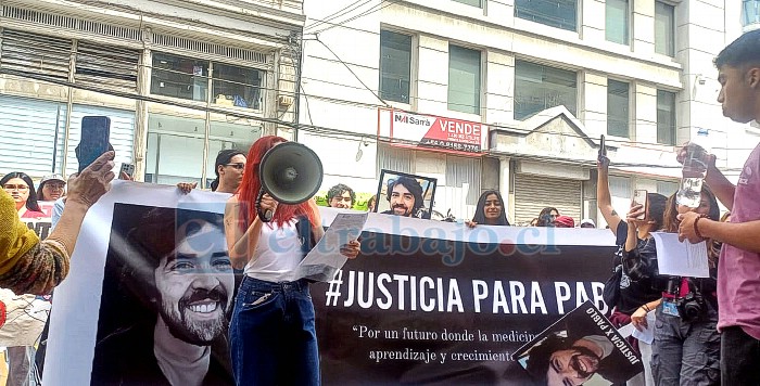 Estudiantes de la UV de San Felipe se manifestaron en Valparaíso.