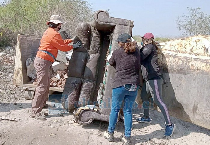 Con la ayuda de un dron, la Agrupación Asamblea por el Medio Ambiente y el Patrimonio de Santa María registró un vertedero ilegal que se extiende a lo largo de un kilómetro y cubre aproximadamente una hectárea del río.