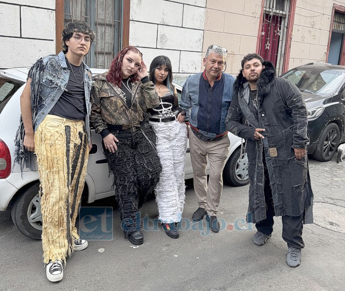 Serán aproximadamente 15 prendas las que se exhibirán en la pasarela del Santiago Fashion Showroom (SFS Aconcagua). Nieto viajó a Santiago para analizar junto a Mito Vesto qué atuendos serán modificados. En la foto, algunos de los pantalones y el abrigo que llevarán el toque ‘Killest’ para este sábado.