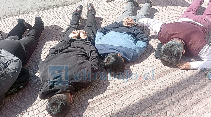 Momento en el que esta banda de delincuentes peruanos es detenida en Los Andes. 