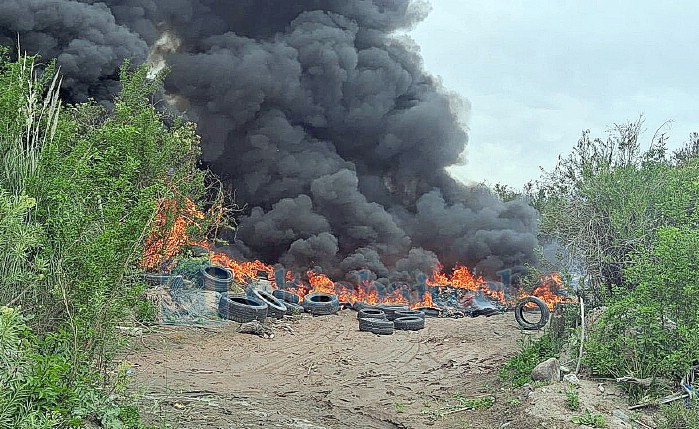 Bomberos logró controlar rápidamente incendio en Santa María. 