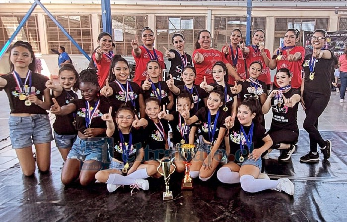 ‘Star Dance’ del Liceo Corina Urbina se llevó todos los primeros lugares del campeonato organizado por el Liceo Darío Salas de Santa María.