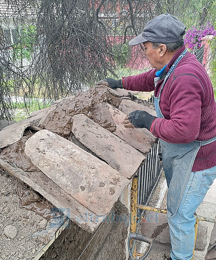 La reestructuración del muro incluyó tejas de antiguas propiedades del damero central de la ciudad.