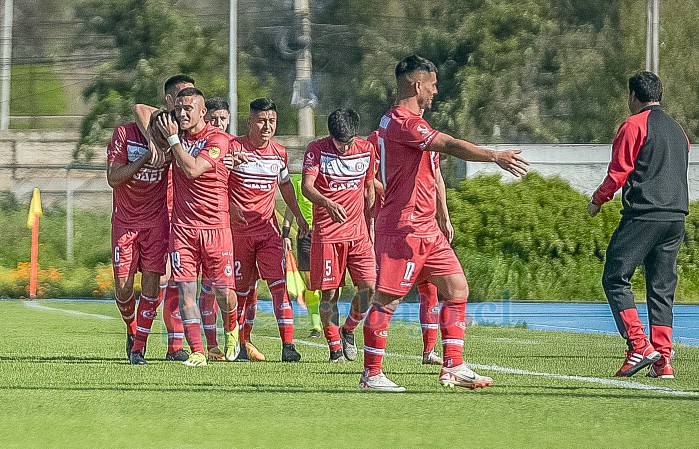 Los sanfelipeños están obligados a ganar al campeón Deportes La Serena.