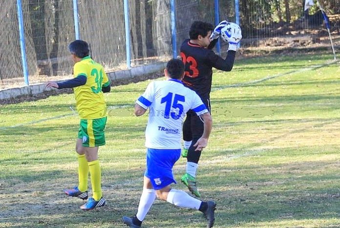 El torneo de fútbol aficionado local podría entrar en un receso.