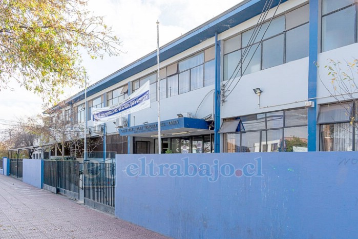 Brutal pelea se produjo en el Liceo Max Salas de Los Andes.