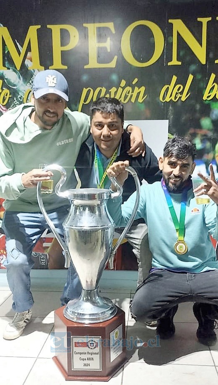 De retorno a su comuna el plantel tuvo un íntimo festejo. 