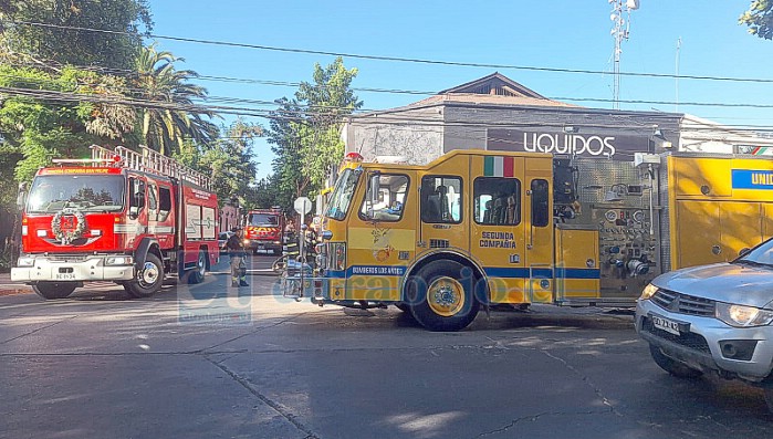 Vecinos del sector debieron ser evacuados por la fuerte emanación de gas. 