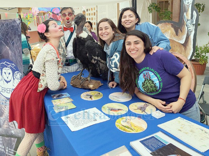 Parte del equipo en charlas sobre sensibilización y educación ambiental.