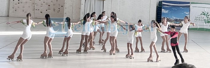 Todo un éxito resultó la gala N°14 del club de patinaje artístico Estrellas sobre ruedas.