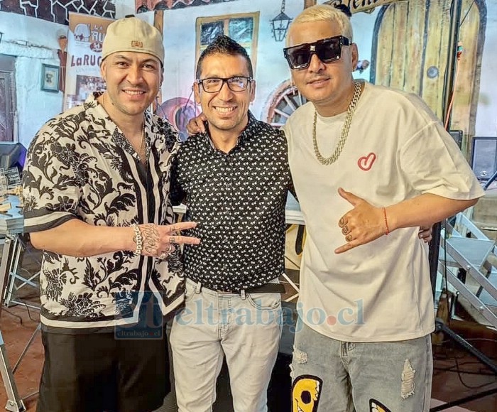 Ronald Olivares junto al reconocido dúo Eyci and Cody.