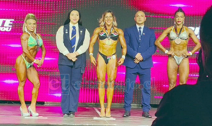 Stefanía Rea Torres (de bikini verde) participó en dos categorías y obtuvo doble medalla de plata.