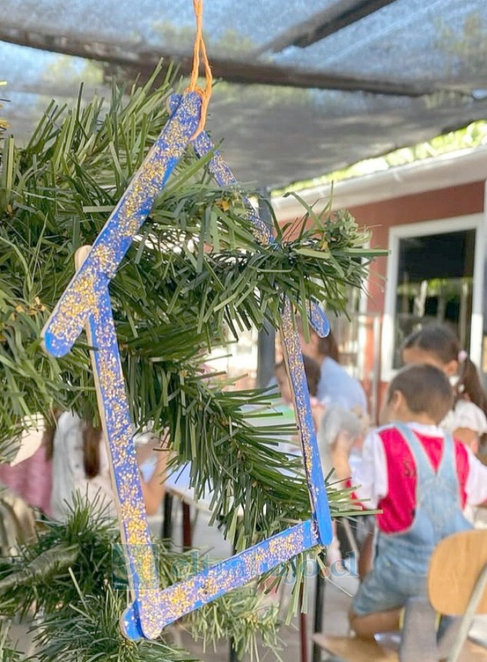 Adorno navideño confeccionado.