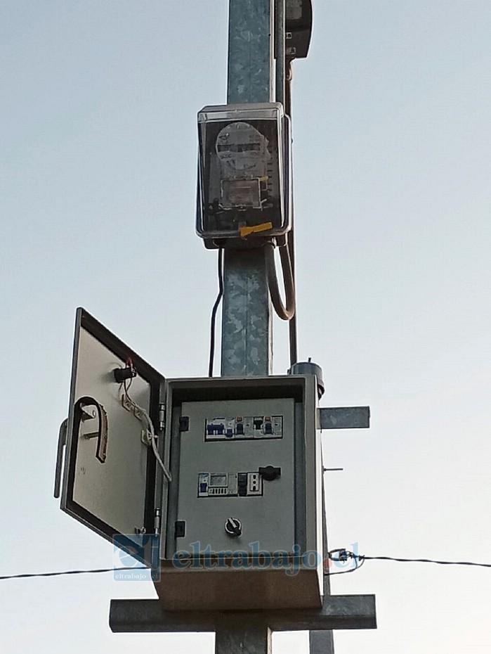 Los delincuentes cortan la luz para robar el cableado eléctrico.