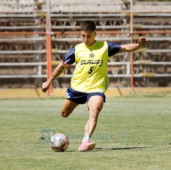 Juan Córdova en su primer entrenamiento tras volver al Uní Uní.