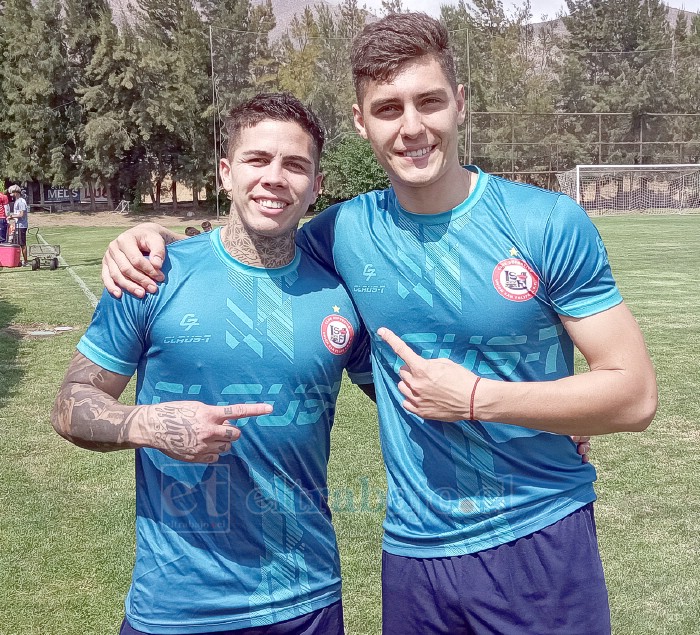 Los arietes Diego González (izquierda) y Cristóbal Muñoz, ya entrenan en el complejo deportivo unionista.