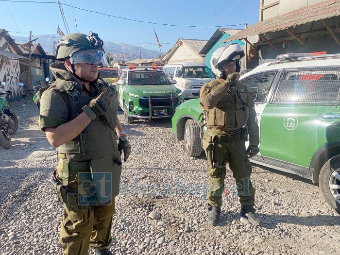 Carabineros realizó ronda impacto en la toma.  