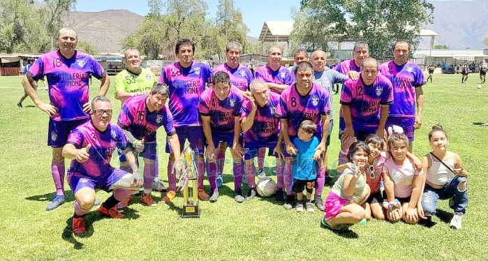 Los Amigos cerraron el podio del torneo de Clausura de la Liga Vecinal. 