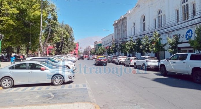 Calle Prat, centro de San Felipe, una de las tantas arterias en que se cobraba parquímetro.