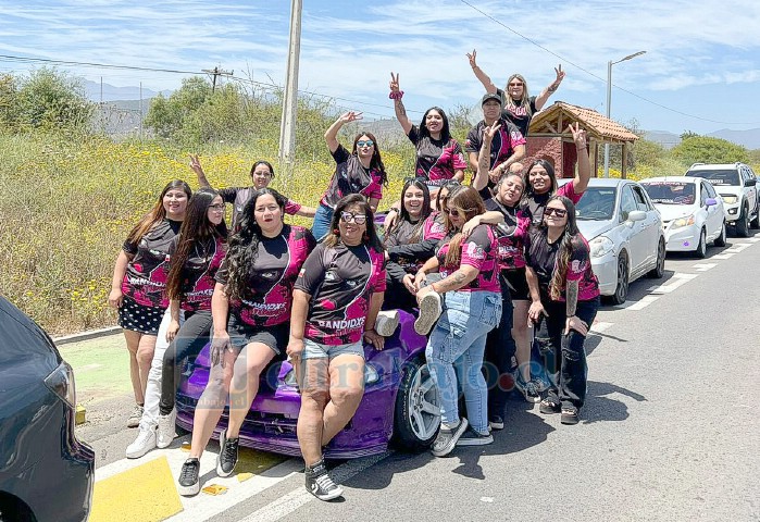 Parte de las integrantes del club Bandidas Tuning.