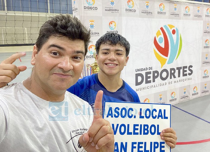 El Director Técnico Mirko Bonacic-Doric junto a uno de los campeones.