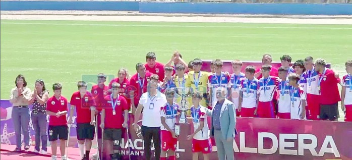 El combinado aconcagüino en la ceremonia de premiación del Nacional. 