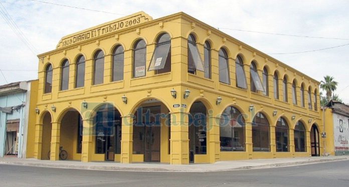 Diario El Trabajo se encuentra en calle Salinas 348, en la comuna de San Felipe, donde, desde 1929, ha sido un referente en la construcción de identidad local.