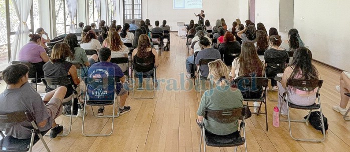 Son 90 las personas inscritas para adquirir herramientas comunicacionales para derribar las barreras de comunicación.