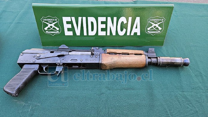 Estas son las armas de guerra que portaban estos delincuentes. 