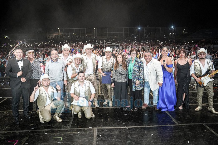 ‘Zúmbale Primo’ cerró la primera noche del ‘Palmenia Pizarro’ 2025.