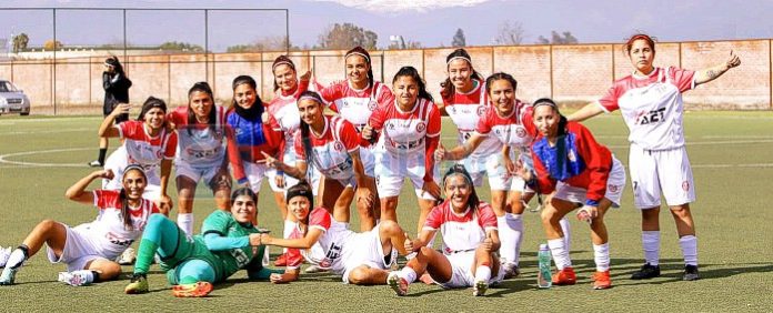 Durante hoy, el jueves y viernes, el fútbol femenino de Unión San Felipe hará evaluaciones para sumar jugadoras a su equipo juvenil.