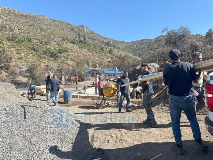 Ya están construyendo las viviendas de emergencia en Los Chacayes.